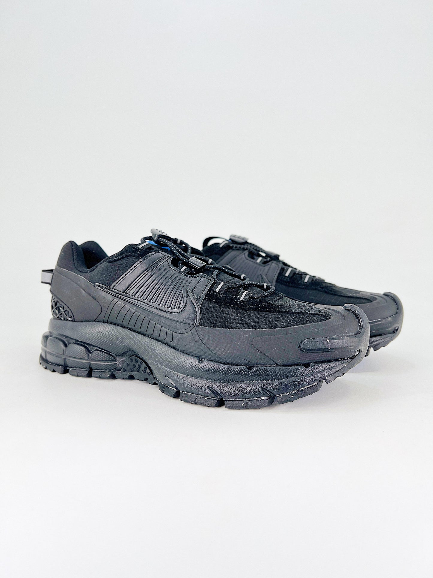 NIKE | VOMERO 5
