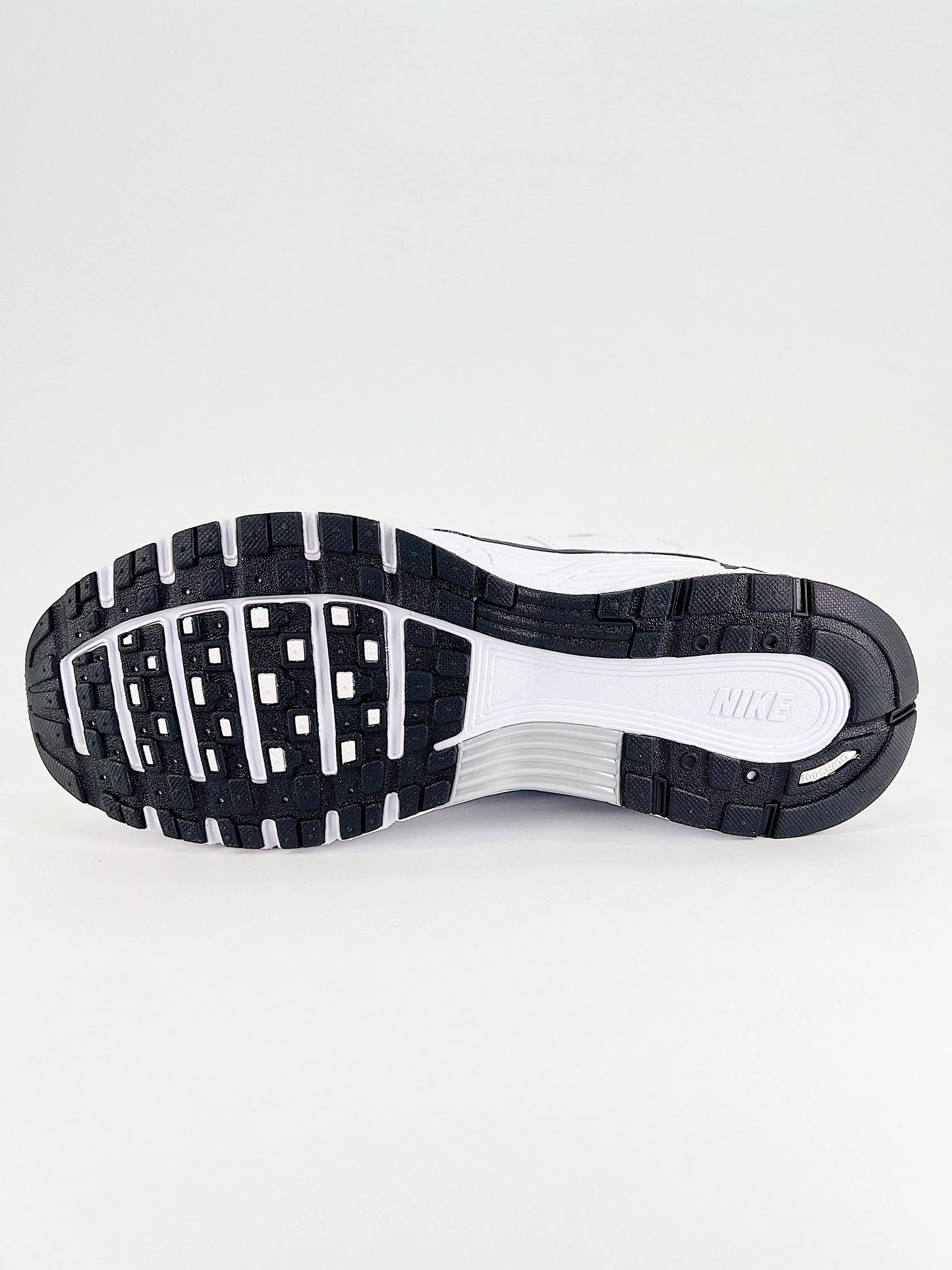 Nike P-6000 COOL&BAG