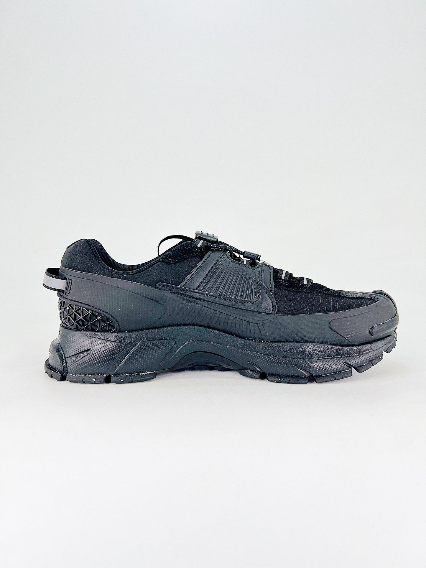 NIKE | VOMERO 5
