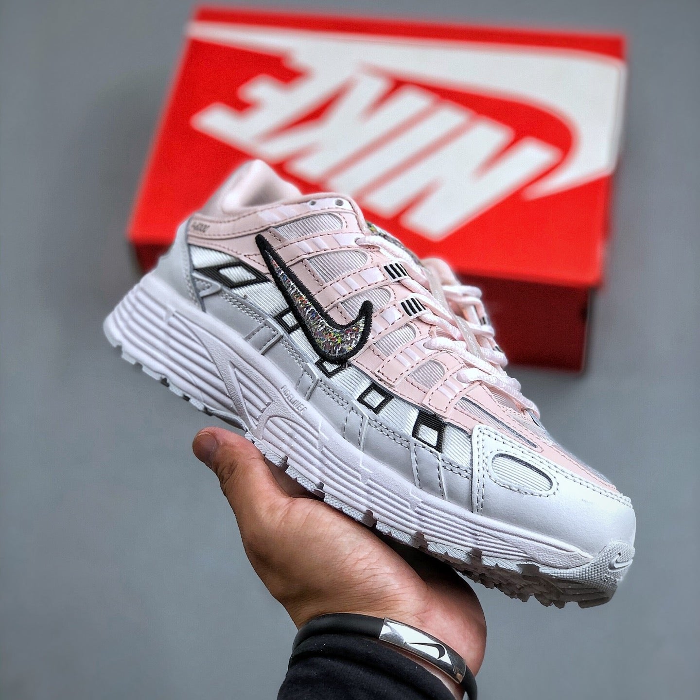 NIKE | P-6000