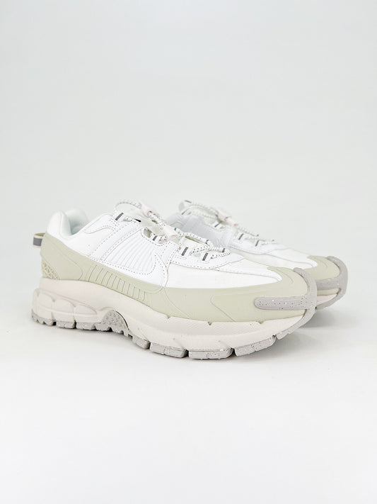 NIKE | VOMERO 5