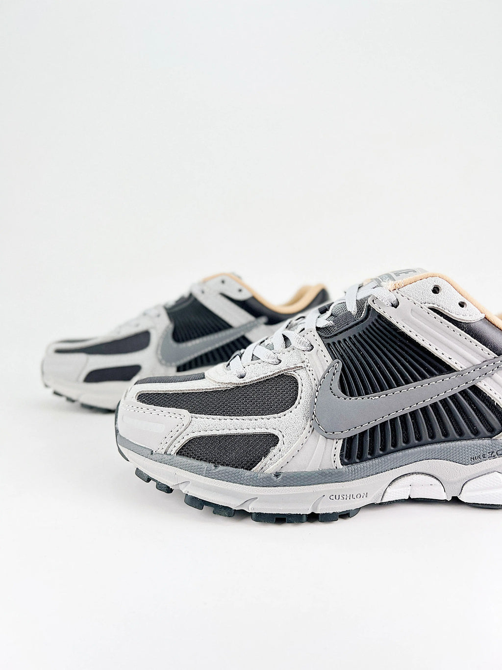 NIKE | VOMERO 5 COOL&BAG