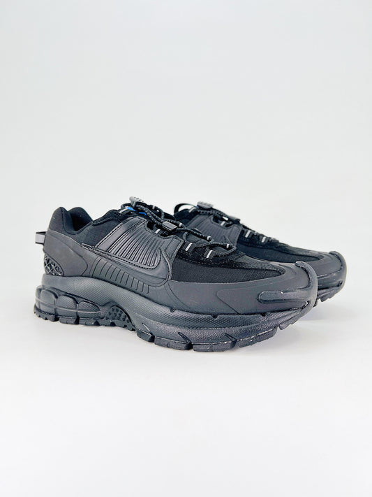 NIKE | VOMERO 5