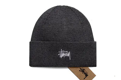 Bonnet Stussy - Logo Brodé Classique  COOLANDBAG