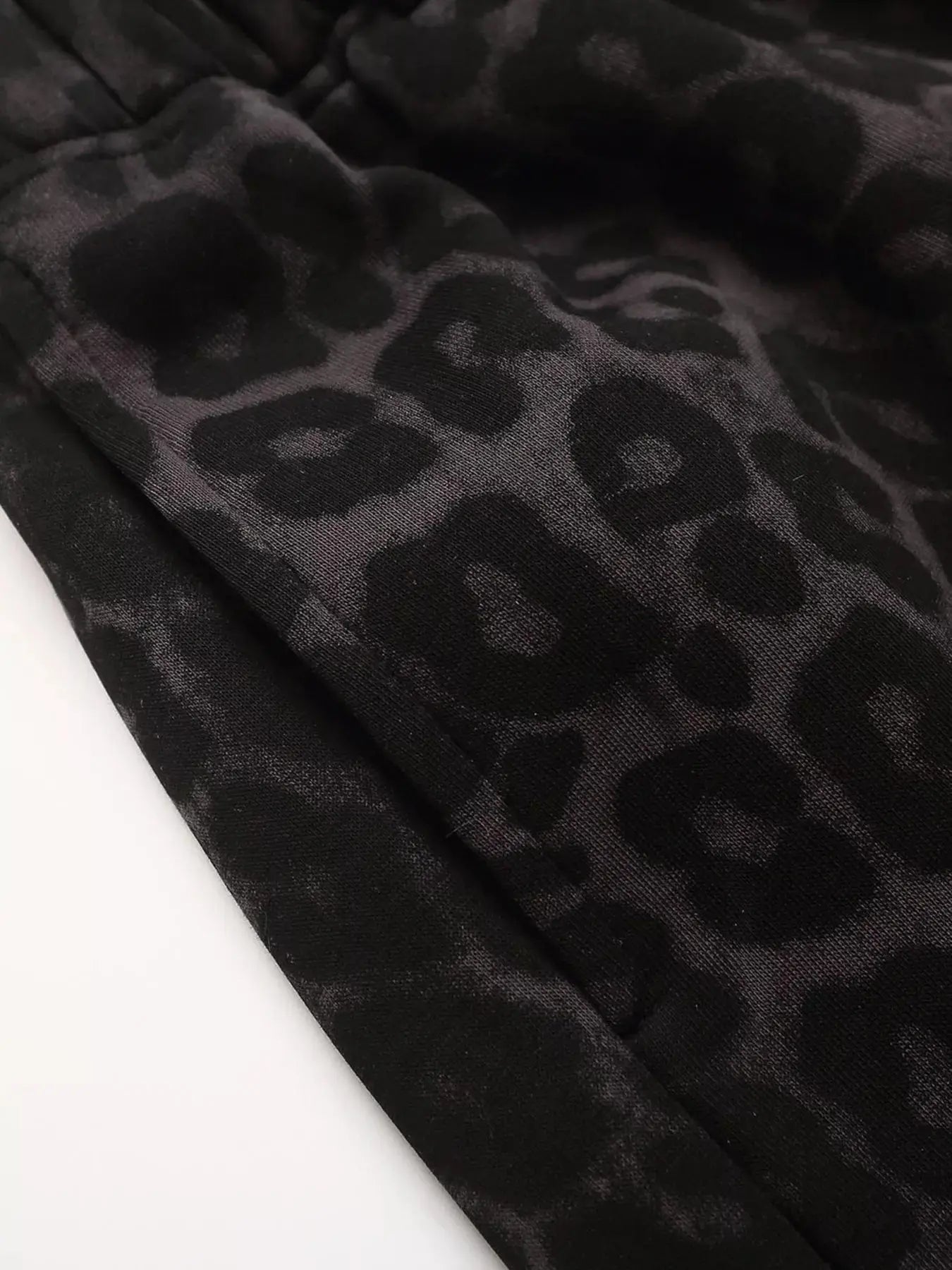 Men's Leopard Print Casual Capris  COOLANDBAG