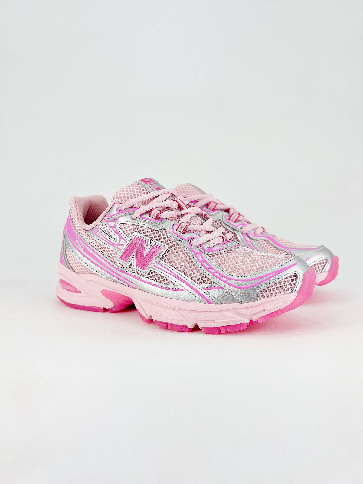 NEW BALANCE 740 — Rose