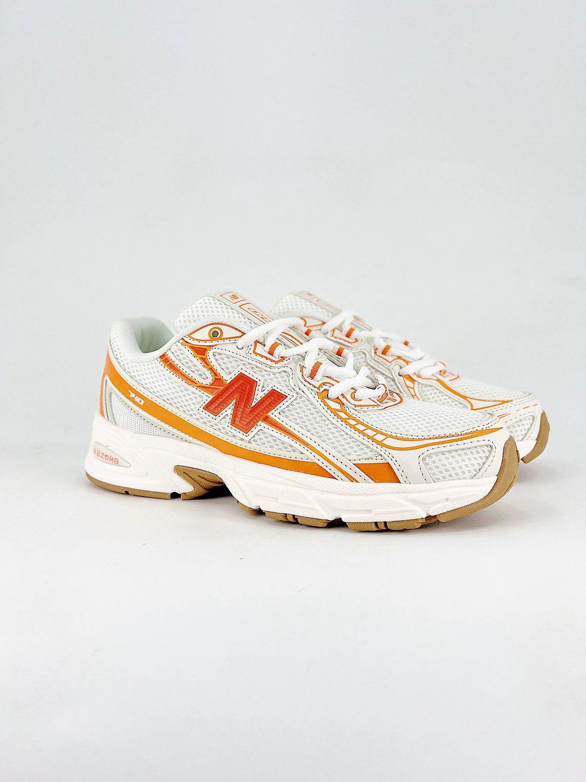 NEW BALANCE 740 — Orange