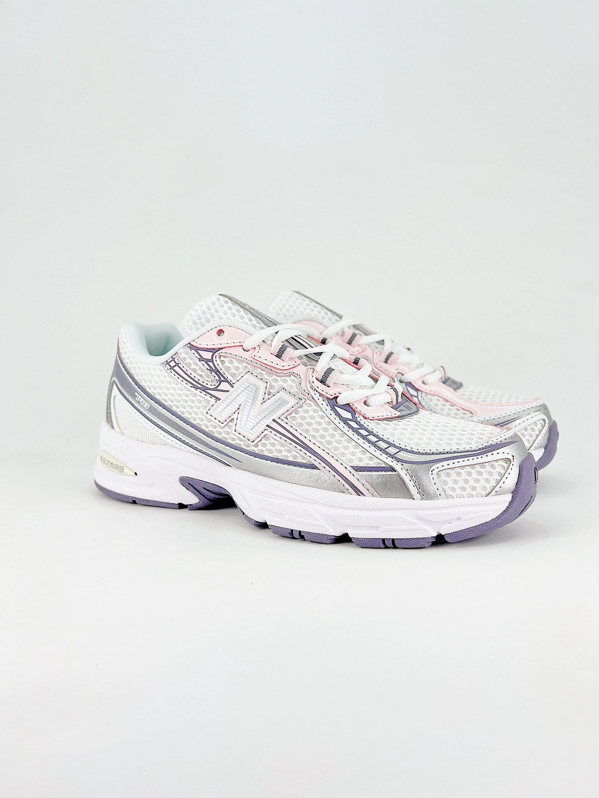 NEW BALANCE 740