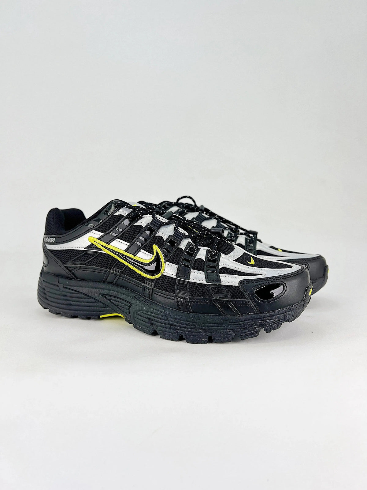 NIke p-6000