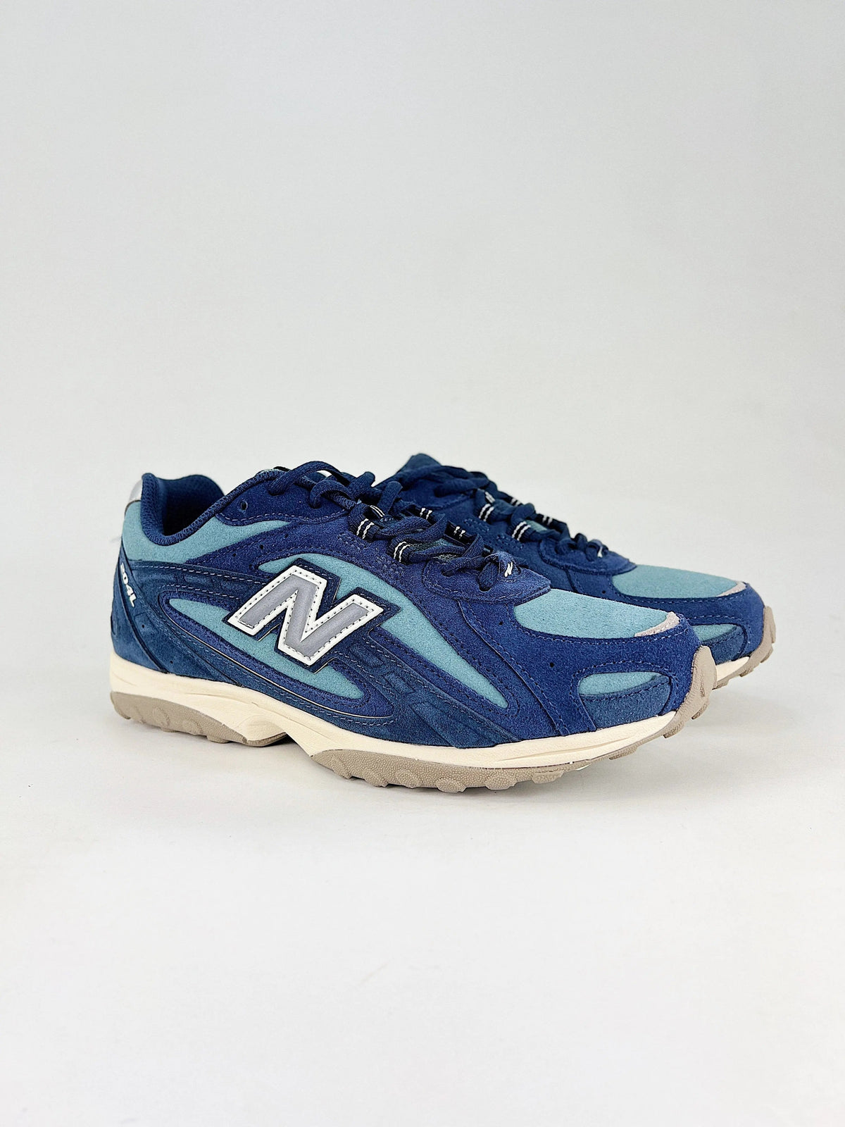New Balance 204L