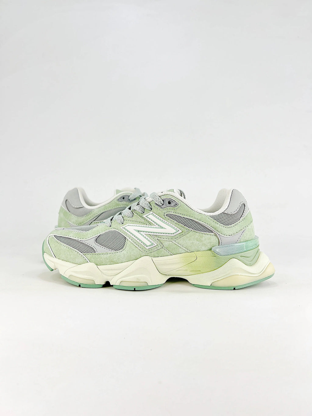 New Balance 9060  COOLANDBAG