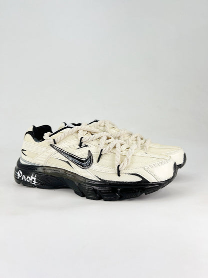 Nike Initiator Beige