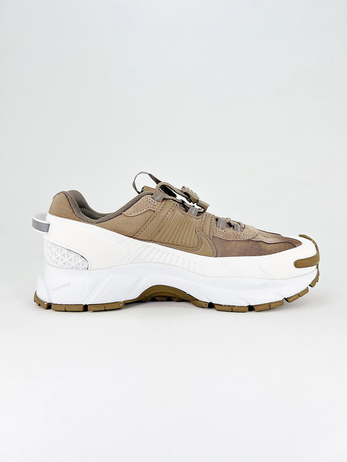 NIKE VOMERO 5