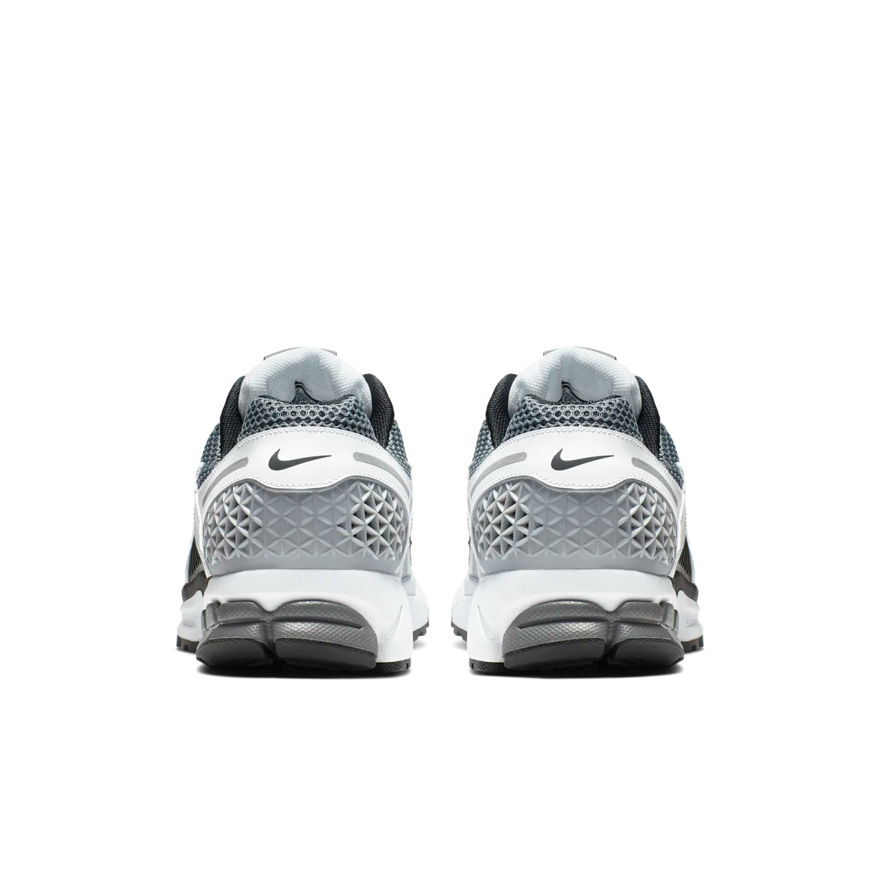 NIKE | AIR ZOOM VOMERO 5